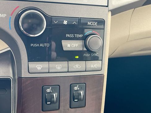 Used 2009 Toyota Venza AWD image 19