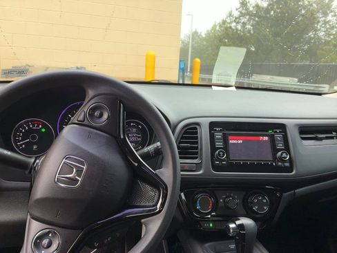 Used 2018 Honda HR-V LX image 13