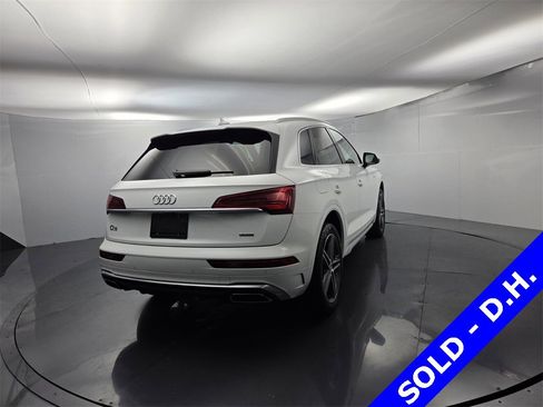 Used 2021 Audi Q5 e Premium Plus image 9