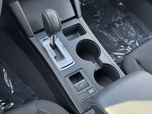 Used 2017 Subaru Legacy 2.5i Premium image 16