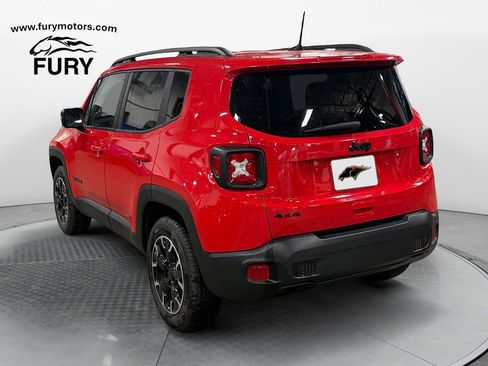 Used 2023 Jeep Renegade Latitude AWD/4WD image 5