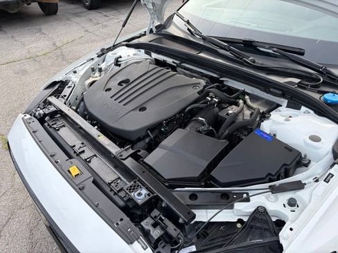 Used 2024 Volvo S60 B5 Core FWD image 10
