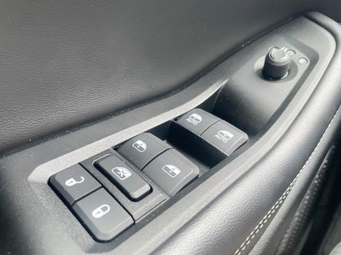 Used 2025 Jeep Grand Cherokee L Altitude AWD/4WD image 22