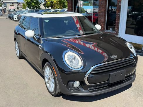 Used 2017 MINI Cooper Clubman ALL4 AWD/4WD image 2