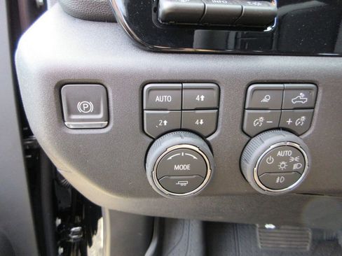 New 2026 Chevrolet Silverado 3500 High Country w/ High Country Premium Package image 26