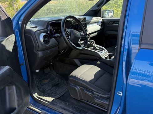 Used 2023 Chevrolet Colorado LT AWD/4WD image 3