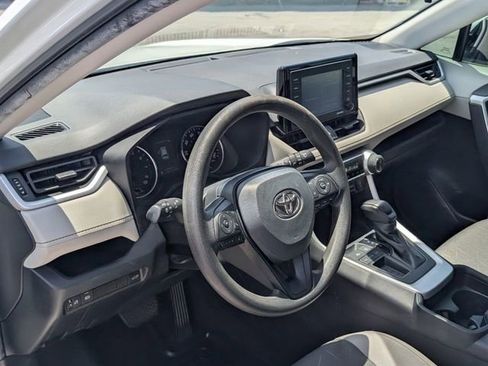 Used 2021 Toyota RAV4 XLE w/ Convenience Package FWD image 11