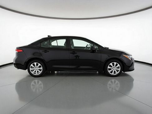 Used 2025 Toyota Corolla LE image 11