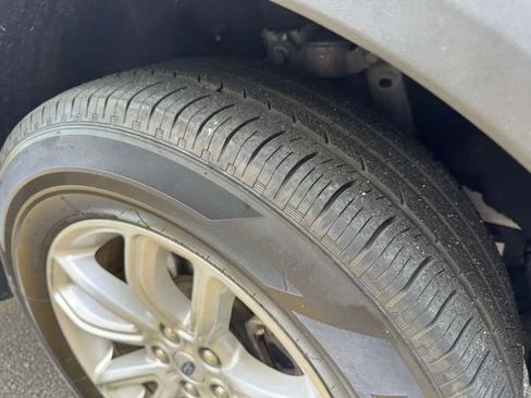 Used 2021 Ford Explorer 4WD w/ Class III Trailer Tow Package image 15