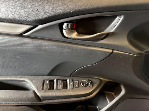 Used 2018 Honda Civic Sport image 18