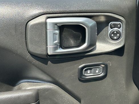 Used 2024 Jeep Wrangler Unlimited Sport AWD/4WD image 19