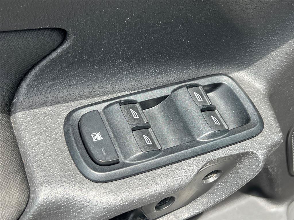 Used 2013 Ford Fiesta SE FWD image 18