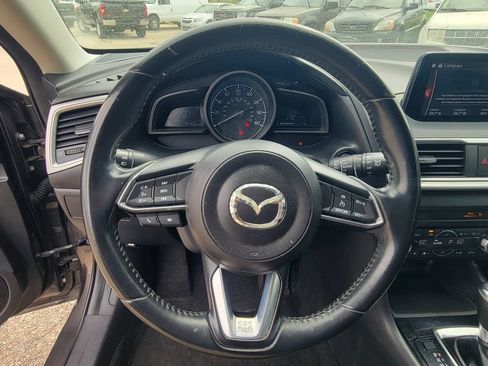 Used 2018 MAZDA MAZDA3 Touring FWD image 22