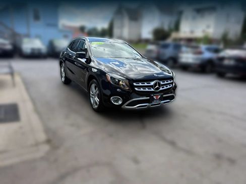 Used 2020 Mercedes-Benz GLA 250 4MATIC image 2