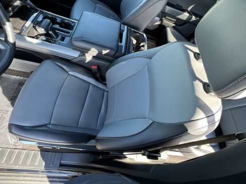 Used 2023 Ford F150 Lightning Lariat w/ Equipment Group 511A High image 11