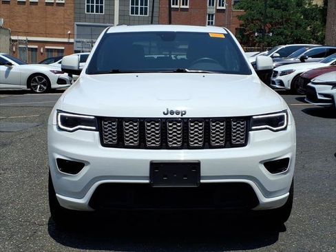 Certified 2022 Jeep Grand Cherokee Laredo X AWD/4WD image 2