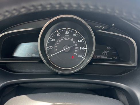 Used 2018 MAZDA MAZDA3 Touring FWD image 4