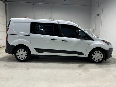 Used 2022 Ford Transit Connect XL image 2