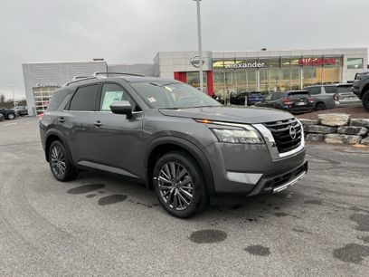 New 2025 Nissan Pathfinder SL w/ SL Premium Package