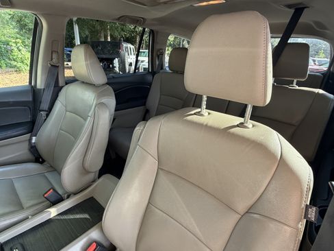 Used 2017 Honda Pilot Touring image 18