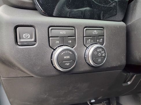 New 2026 GMC Sierra 1500 Elevation image 11