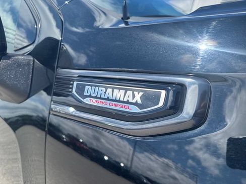 Used 2023 GMC Sierra 1500 AT4 w/ Technology Package AWD/4WD image 4