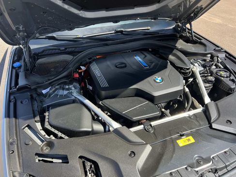 Used 2023 BMW 530e xDrive w/ Premium Package AWD/4WD image 13