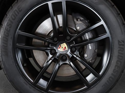 Certified 2024 Porsche Cayenne Coupe AWD/4WD image 28