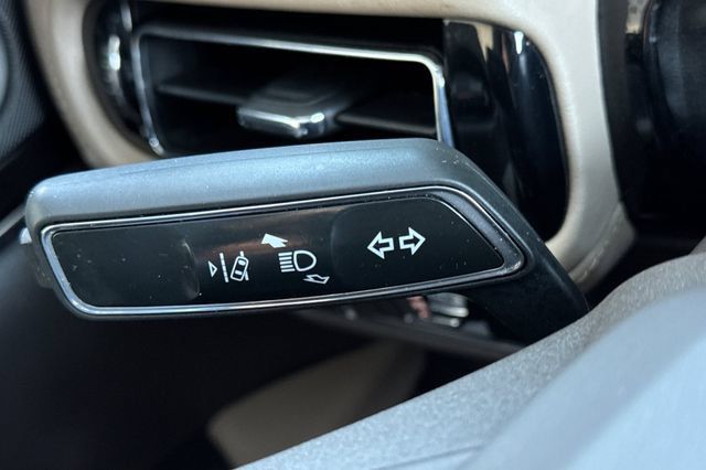 Used 2021 Lincoln Nautilus Reserve FWD image 38