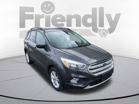 Used 2018 Ford Escape SE w/ Ford Safe & Smart Package image 3