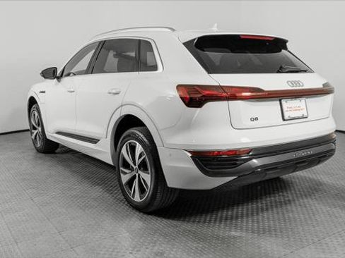Used 2024 Audi Q8 e-tron Premium Plus w/ Premium Plus Package AWD/4WD image 6