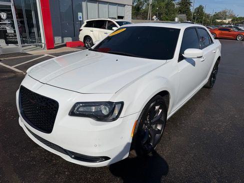 Used 2022 Chrysler 300 S RWD image 1