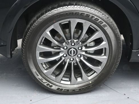 Used 2024 Nissan Armada Platinum w/ Captain's Chairs Package image 5