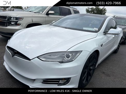 Used 2013 Tesla Model S Performance RWD image 1