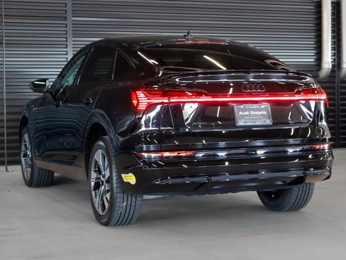 Used 2022 Audi e-tron Premium w/ Convenience Plus Package image 2