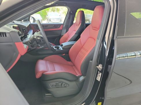 New 2026 Porsche Cayenne GTS image 13