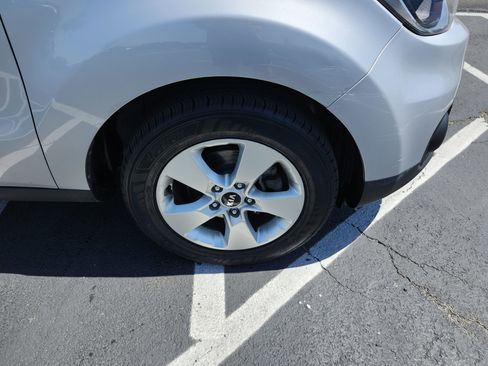 Used 2018 Kia Soul FWD image 9