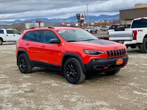 Used 2021 Jeep Cherokee Trailhawk image 7
