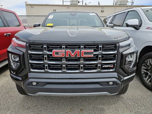 Used 2023 GMC Canyon AT4 image 5