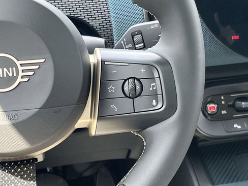 Used 2025 MINI Cooper Countryman S w/ Comfort Package Max image 39