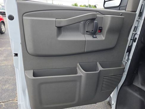 New 2025 Chevrolet Express 3500 w/ Power Convenience Package image 16