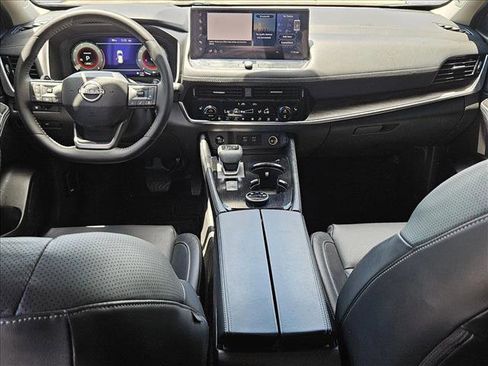 Used 2026 Nissan Rogue Platinum w/ Platinum Premium Package AWD/4WD image 13