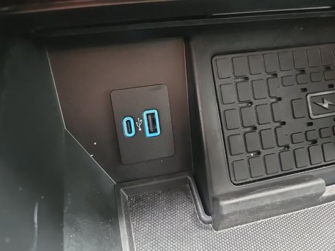 Used 2023 Ford F150 Platinum w/ FX4 Off-Road Package image 78