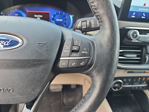 Used 2020 Ford Escape Titanium AWD/4WD image 19
