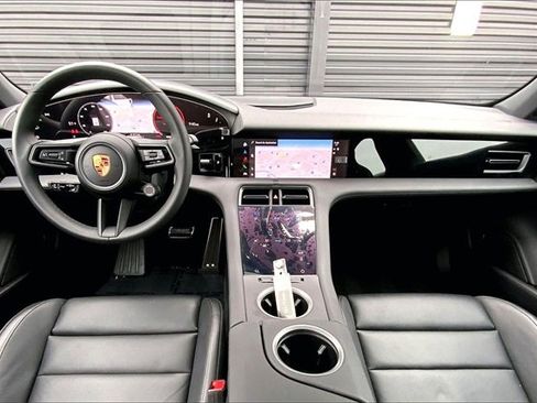 Used 2025 Porsche Taycan image 6