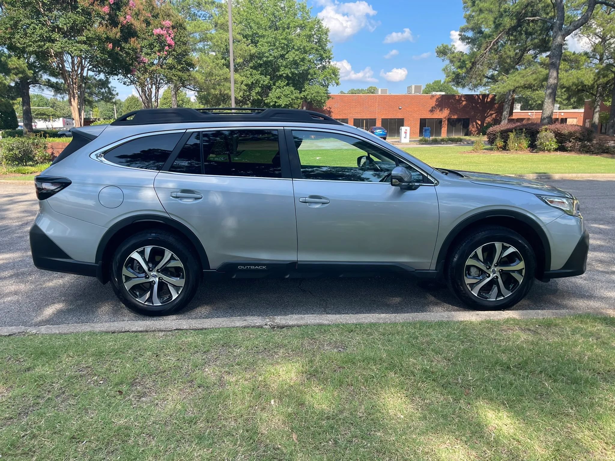 Used 2021 Subaru Outback Limited AWD/4WD image 6