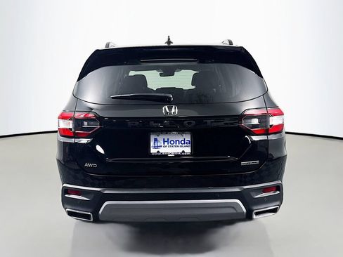 Used 2023 Honda Pilot Touring image 6