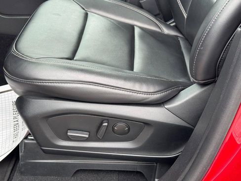 Used 2023 Ford Explorer XLT w/ Equipment Group 202A image 25