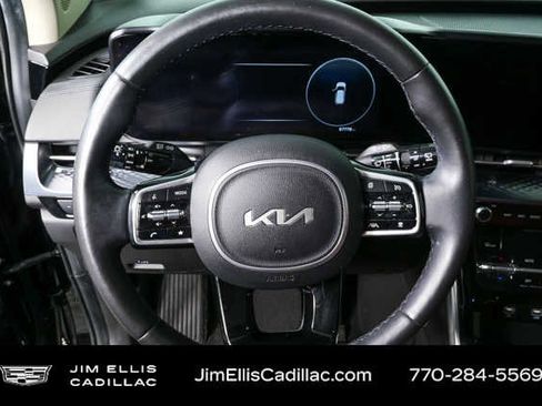 Used 2022 Kia Carnival SX Prestige image 9