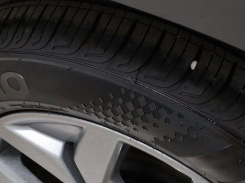 Used 2025 Kia Seltos LX image 19